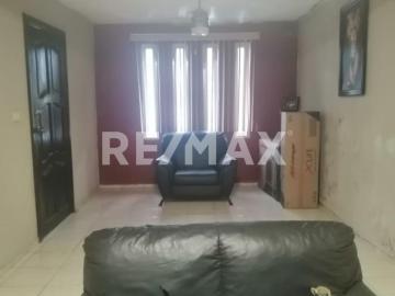 CASA EN VENTA EN FRACCIONAMIENTO LA ISLA