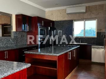 CASA EN VENTA EN FRACCIONAMIENTO LAS PALMAS DE MEDELLIN