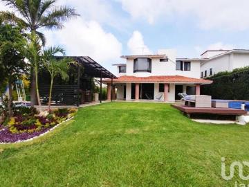 Casa en Venta en fraccionamiento Lomas de Cocoyoc, Morelos