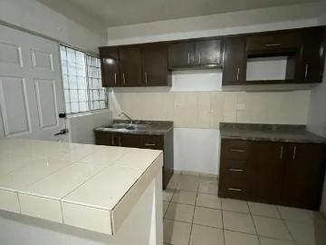 Casa en Venta en Fraccionamiento Los Álamos, Gómez Palacio Espaciosa y Céntrica