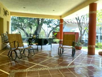 CASA EN VENTA EN FRACCIONAMIENTO LOS LAURELES COL. LA PRADERA