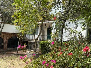 CASA EN VENTA EN FRACCIONAMIENTO LOS ROBLES, TLALNEPANTLA DE