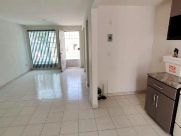 CASA EN VENTA EN FRACCIONAMIENTO MANGOS