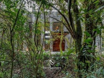 Casa en venta en fraccionamiento privado en Valle de Bravo