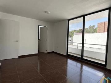 Casa en Venta en Fraccionamiento Rancho Chapulco, cerca de CU