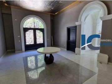 Casa en Venta en Fraccionamiento Renacimiento en Monterrey Nuevo León