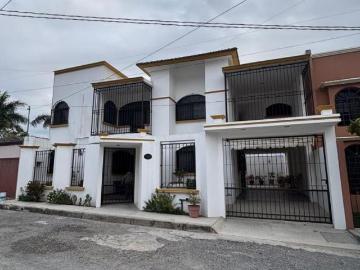 CASA EN VENTA EN FRACCIONAMIENTO SIERRA MADRE