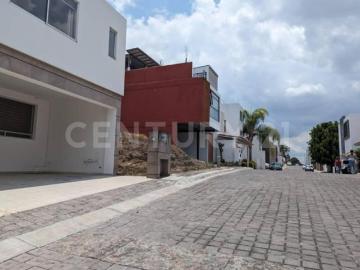 CASA EN VENTA EN FRACCTO. EL SAUCEDAL ATRAS DE PASEO DESTINO AV. DE LAS TORRES