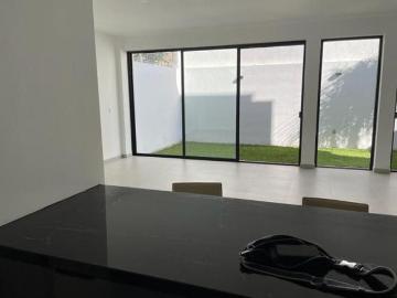 CASA EN VENTA EN FRENTE DEL PARQUE COLOMOS