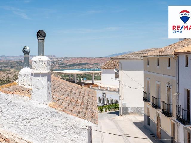 Casa en venta en Freila. Encantadora casa en Freila junto a la iglesia, en pleno corazón del Altiplano de Granada. Casas.