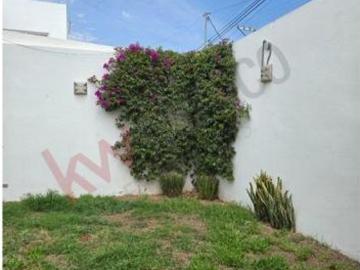 Casa en Venta en Frondoso con recámara en planta baja