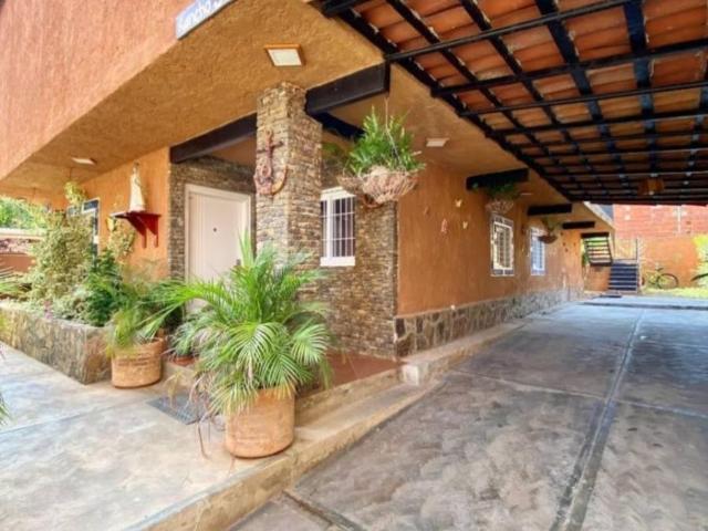 Casa en Venta en Guacuco Antolin del campo Nueva Esparta 247 m2. 5 hab