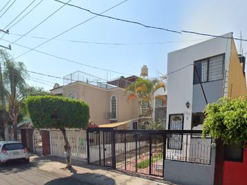 CASA EN VENTA EN GUADALAJARA A PRECIO REMATE SM