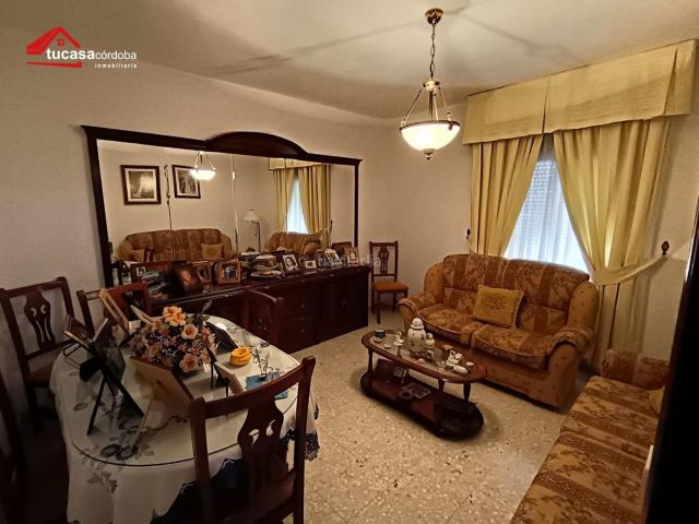 Casa en venta en Guadalcázar. IMPRESIONANTE CASA DE 320 m2 EN GUADALCÁZAR 5 DORMITORIOS PATIO, AZOTEA, COCHERA Y GRAN ALMACÉN CON CÁMARA FRIGORÍFICA. Casas.