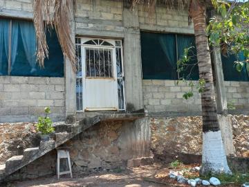 Casa en Tehuixtla, a tan solo 3 minutos de balneario ISSSTehuixtla