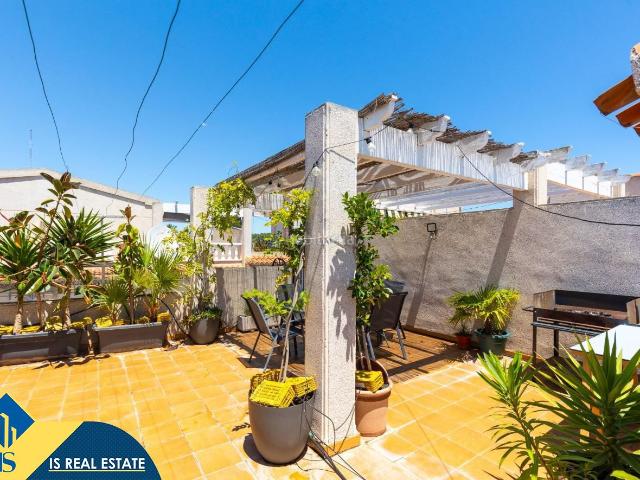 Casa en venta en Guardamar del Segura, El Moncayo El Pòrtic. Bungalow con piscina compartida, en la provincia de Alicante, en la localidad de Guardamar del Segura. 2 habitaciones 52 m² 1. Casas.