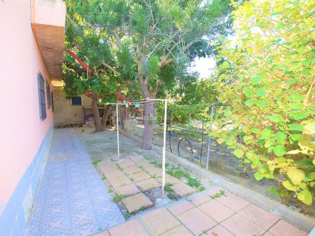 Casa en venta en Guardamar del Segura, El Edén. Oportunidad unica, Finca con parcela de 9mil metros cuadrados en una comunidad de fincas!La comunidad consta de 6 fincas con entra. Casas Guardamar del.