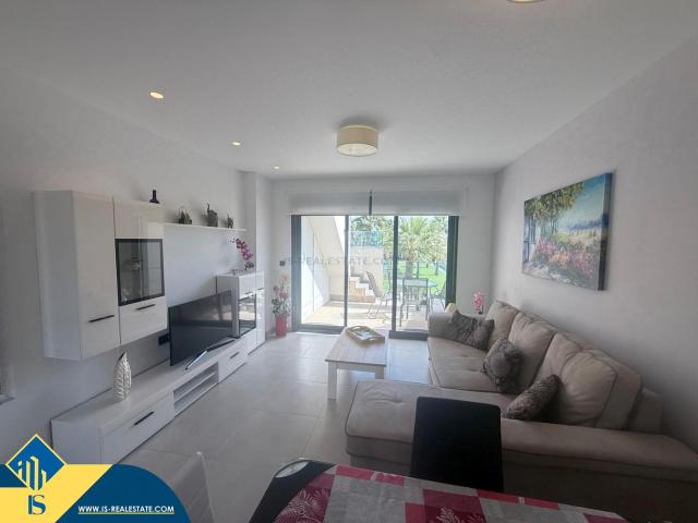 Casa en venta en Guardamar del Segura, El Raso. Bungalows con piscina comunitaria, en la provincia de Alicante, en la localidad de Guardamar del Segura. n2 habitaciones 150 m². Casas Guardamar del.