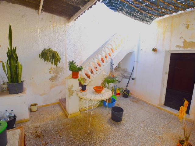Casa en venta en Guardamar del Segura, Las Viñas. Casa en venta en el centro de Guardamar del SeguraEsta es una gran oportunidad para inversión o un lugar para tener su propia casa. Casas Guardamar.