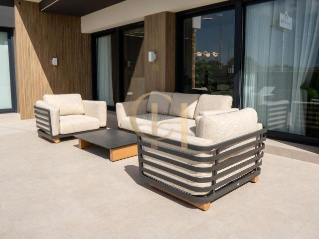 Casa en venta en Guardamar del Segura, Puerto Deportivo. Chalet en venta de 3 dormitorios en Guardamar del Segura. Casas Guardamar del.