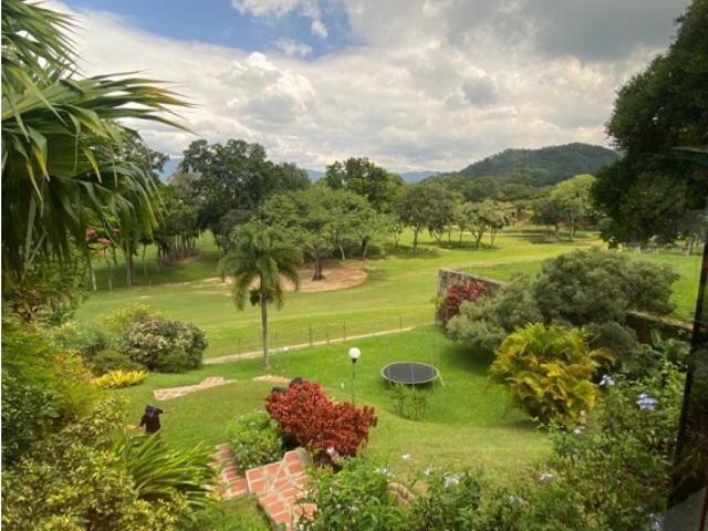 CASA EN VENTA EN GUATAPARO COUNTRY CLUB