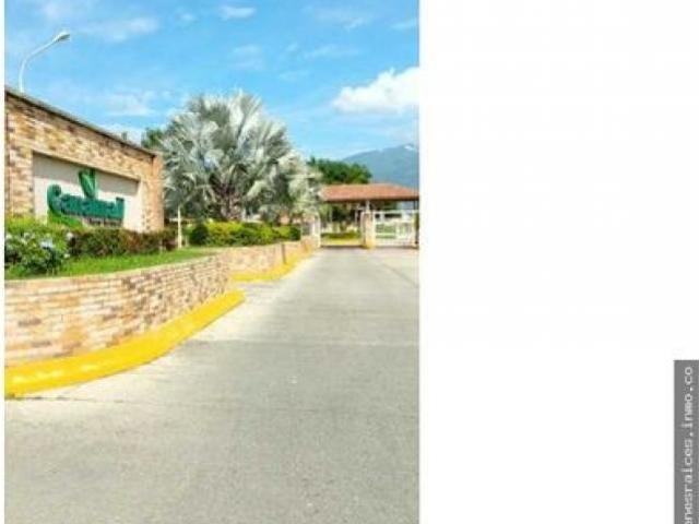 Casa en Venta en Guatire El Marquez Miranda 396 m2. 4 hab