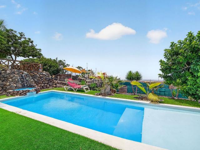 Casa en venta en Guía de Isora, Guía de Isora Interior. Finca rustica en Chio. Casas Guía de.
