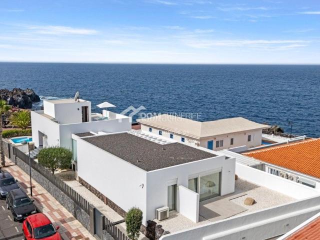 Casa en venta en Guía de Isora, Playa de San Juan. Villa de lujo con vistas al mar en venta en Playa San Juan, TenerifeDescubra esta excepcional villa de lujo en venta en Playa San. Casas Guía de.