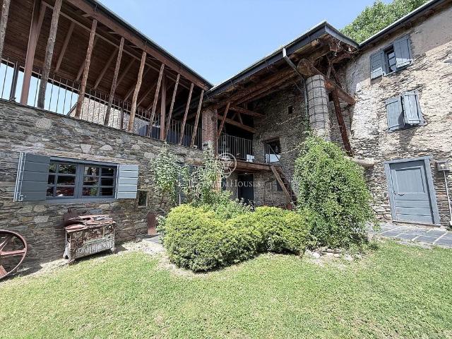 Casa en venta en Guils de Cerdanya, de 412 m² 5 habitaciones por 720.000