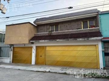 Casa en venta en Gabriel Pastor, a 2 calles de la 11 sur, precio de remate, OPORTUNIDAD