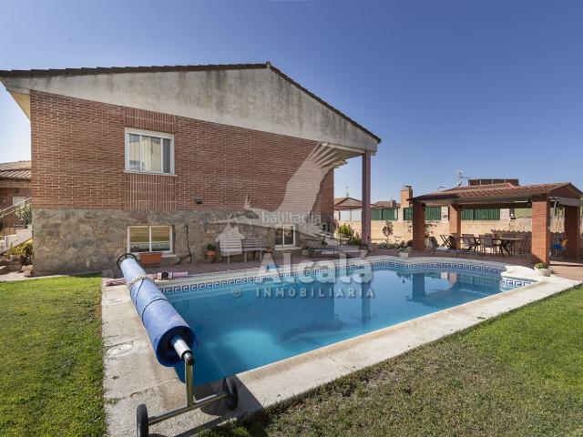 Casa en venta en Galápagos. OPORTUNIDAD CHALET INDEPENDIENTE Y EN PLANTA CON JARDIN Y PISCINA EN GALAPAGOS. Casas.