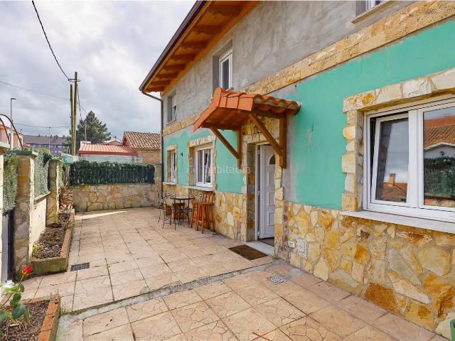 Casa en venta en Gijón, Tremañes. Al lado del Centro Comercial y de la estación de tren, casa independiente muy soleada y muy bien comunicada. Casas.