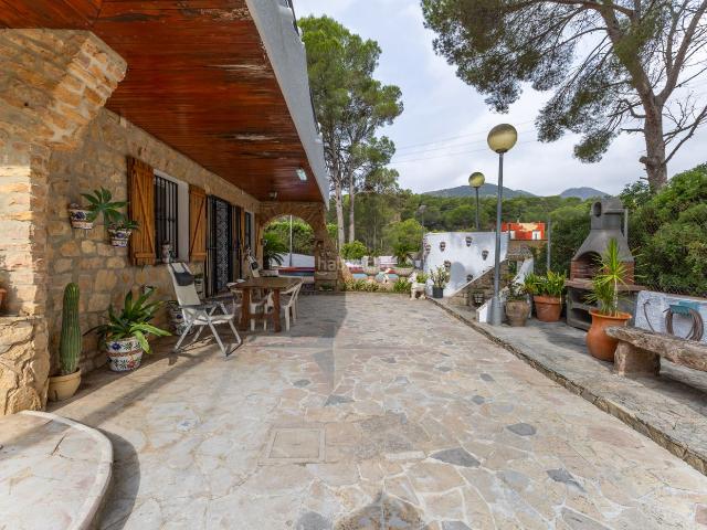Casa en venta en Gilet. Espectacular chalet independiente con piscina privada en la exclusiva zona Clot Oliver Paraje La Vidriera Gilet. Casas.