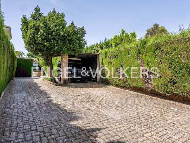 Casa en venta en Gines. Vivienda con esencia y carácter, situada en una de las urbanizaciones más demandadas. Casas.