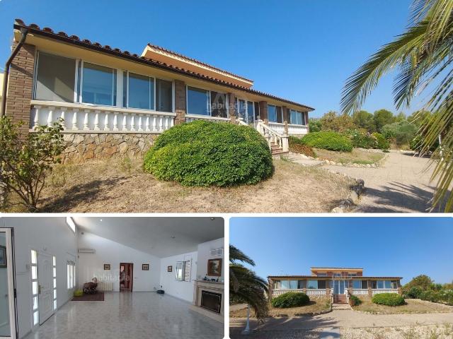 Casa en venta en Ginestar Costa Dorada. Casas.