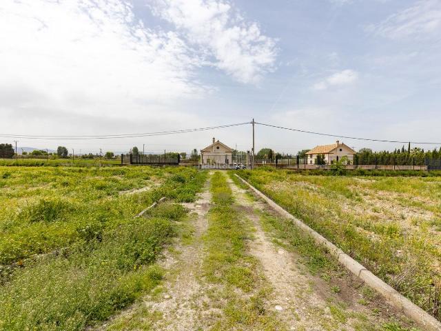 Casa en venta en Granada, Camino de Ronda. Casa para reforma integral en plena vega de Granada. Casas.