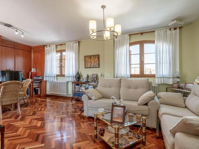 Casa en venta en Granada, Av. F. Garcia Lorca Nueva Estación Autobuses. CASA DE LUJO EN GRANADA. Casas.