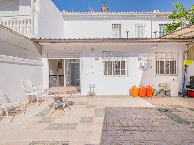Casa en venta en Granada, Bobadilla. Casa 4 dormitorios y 2 baños en Bobadilla. Casas.