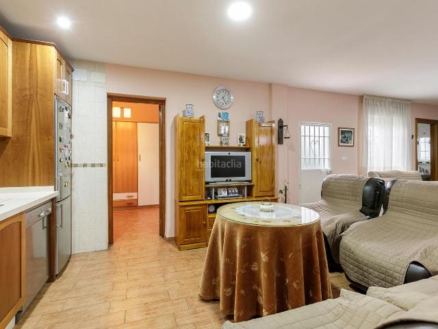 Casa en venta en Granada, Barrio de Zaidín. SE VENDE CASA EN ZAIDIN JUNTO AL PTS_GRANADA. Casas.