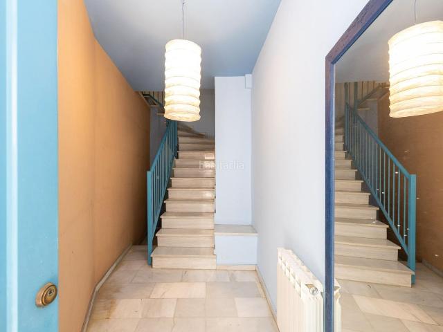 Casa en venta en Granada, Fígares. casa en el centro Granada con parking. Casas.