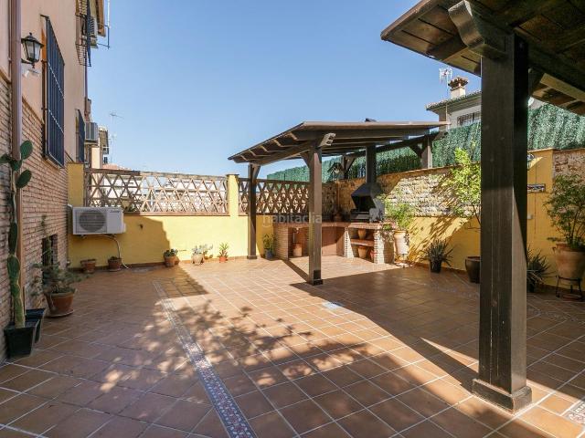 Casa en venta en Granada, Parque Nueva Granada. Espectacular vivienda pareada a la entrada a de Jun. Casas.