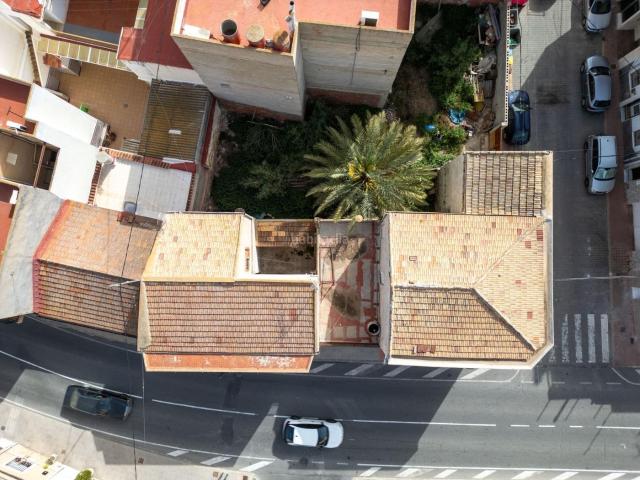 Casa en venta en Granja de Rocamora. CASA ENORME CON MUCHO POTENCIAL EN LA AVENIDA PRINCIPAL DE GRANJA DE ROCAMORA. Casas Granja de.