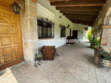 CASA EN VENTA EN GRANJAS RESIDENCIALES TEQUISQUIAPAN. Caro