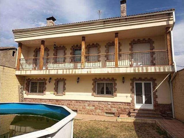 Casa en venta en Gradefes. Casas.