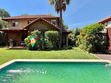 Casa en Venta en Huechuraba 3 dormitorios 3 baños