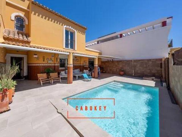 Casa en Venta en Huércal de Almería