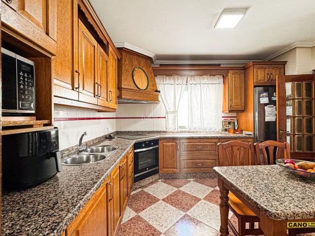Casa en venta en Huércal de Almería. Casa de 5 Habitaciones en Huércal de Almería. Casas Huércal de.