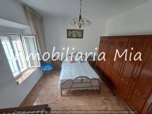 Casa en venta en Huércal Overa. CASA QUE CONSTA DE SALÓNCOMEDOR, 5 DORMITORIOS Y 1 BAÑO PARA REFORMAR!. Casas Huércal.
