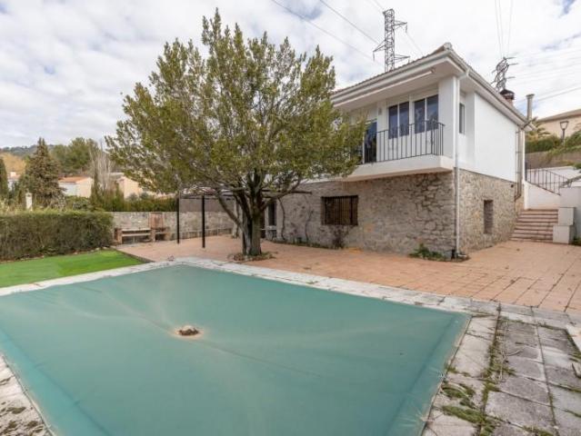 Casa en venta en Huétor de Santillán, Sierra de huetor y la alfaguara