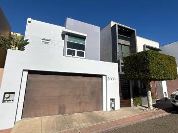 CASA EN VENTA EN HACIENDA AGUA CALIENTE